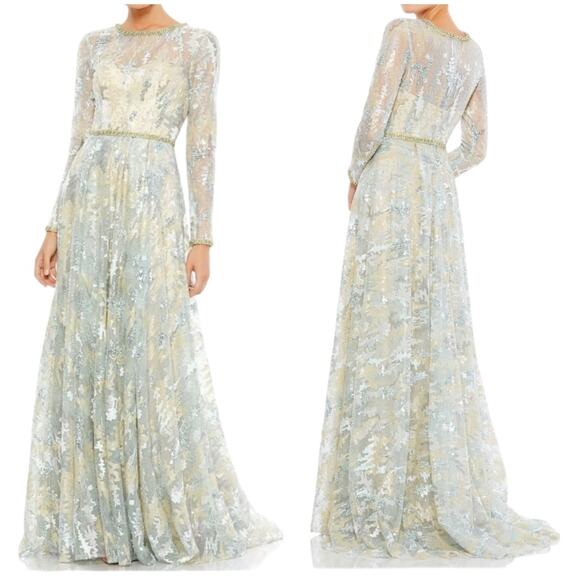 Mac Duggal NWOT Jewel Neckline Long Sleeve Floral Lace Gown Size 4 Platinum Blue